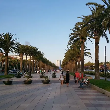 Marathon Center Near Port Aventura Apartment *